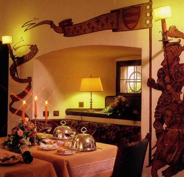 Hotel Und Restaurant Burg Schnellenberg Атендорн Екстериор снимка