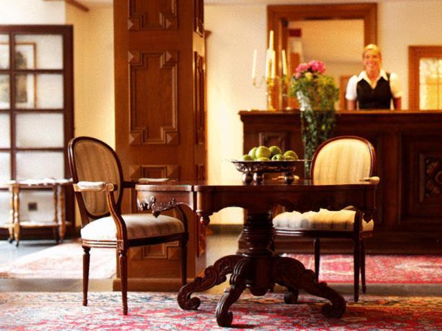 Hotel Und Restaurant Burg Schnellenberg Атендорн Екстериор снимка