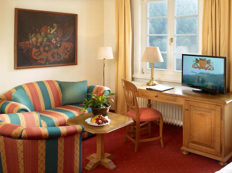 Hotel Und Restaurant Burg Schnellenberg Атендорн Екстериор снимка