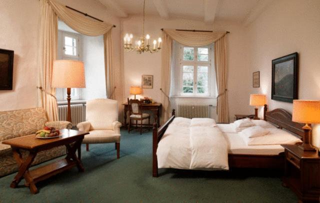 Hotel Und Restaurant Burg Schnellenberg Атендорн Екстериор снимка