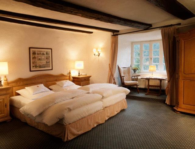 Hotel Und Restaurant Burg Schnellenberg Атендорн Екстериор снимка