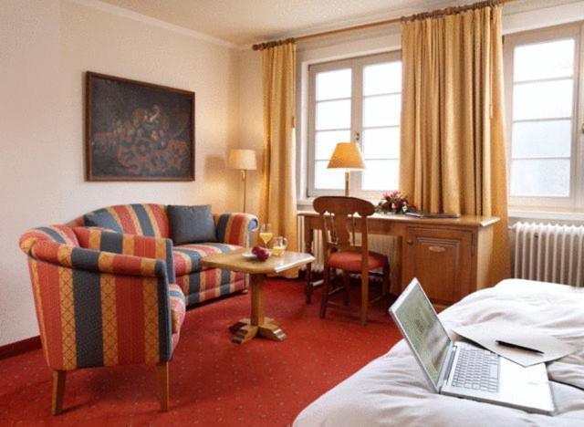 Hotel Und Restaurant Burg Schnellenberg Атендорн Екстериор снимка
