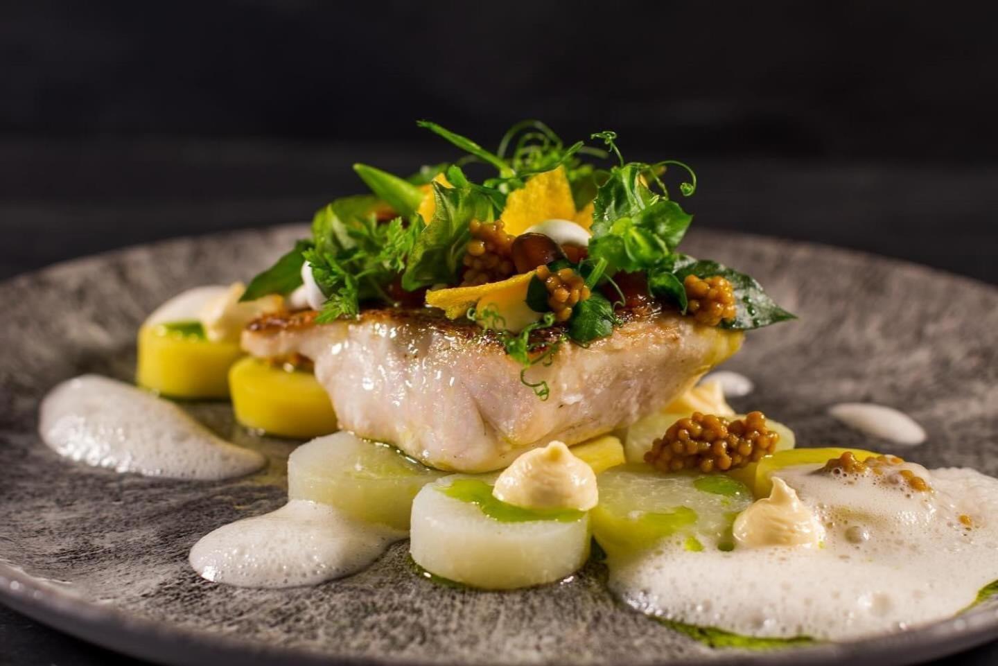 Hotel Und Restaurant Burg Schnellenberg Атендорн Екстериор снимка