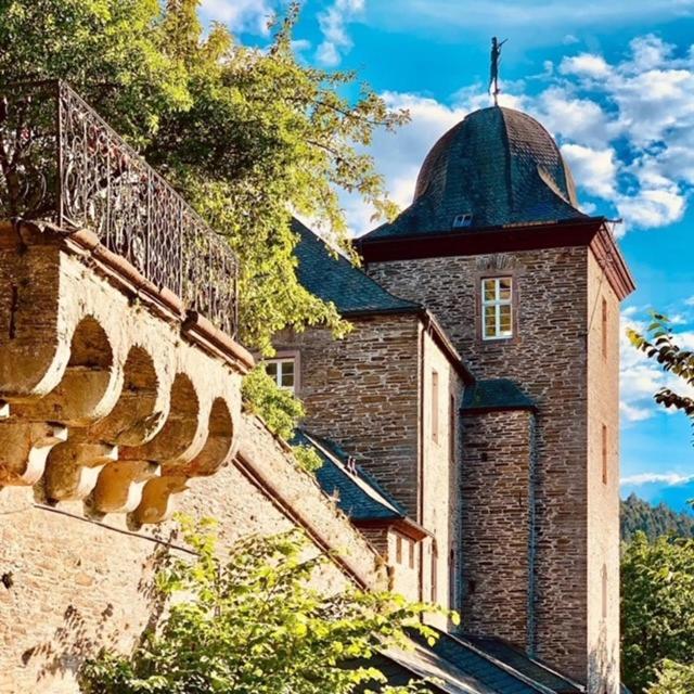 Hotel Und Restaurant Burg Schnellenberg Атендорн Екстериор снимка
