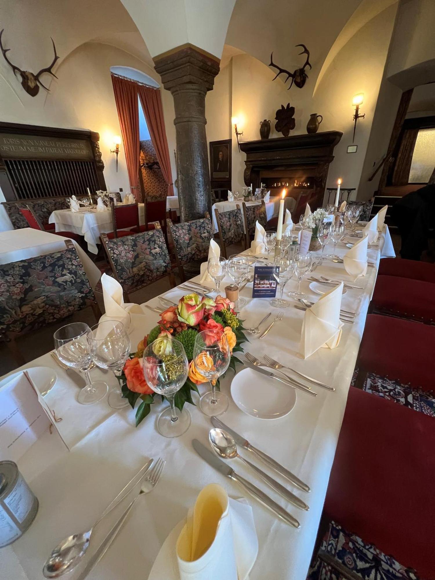 Hotel Und Restaurant Burg Schnellenberg Атендорн Екстериор снимка