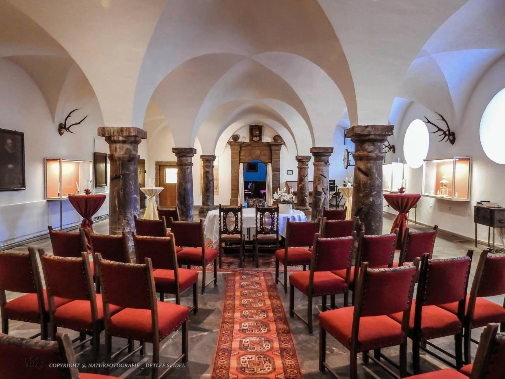 Hotel Und Restaurant Burg Schnellenberg Атендорн Екстериор снимка